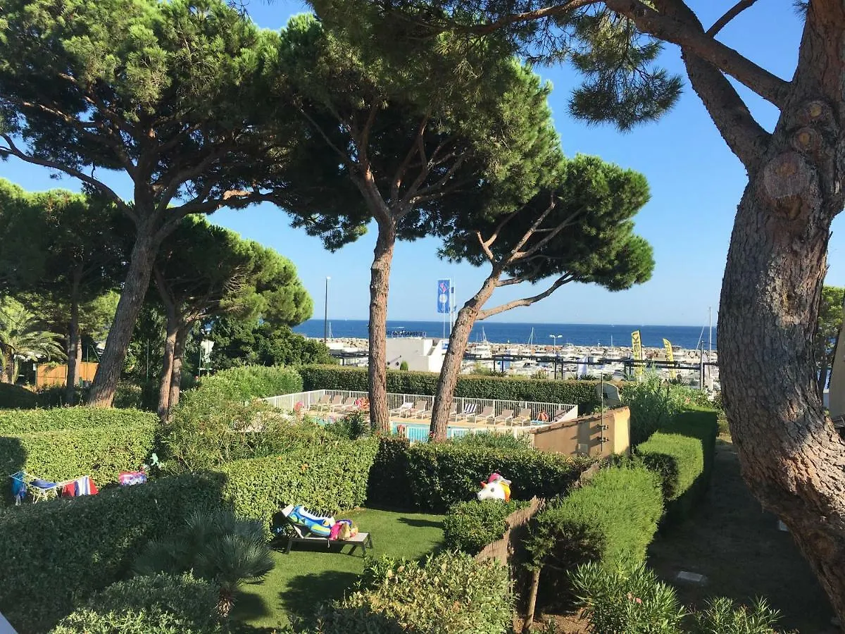 Holiday home Jardins Du Port Les Issambres - Meuble De Tourisme - Front De Mer - Clim La Garonnette-Plage France